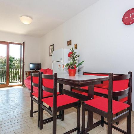 2 Bedroom Amazing Apartment In Rogoznica Rogoznica  Esterno foto